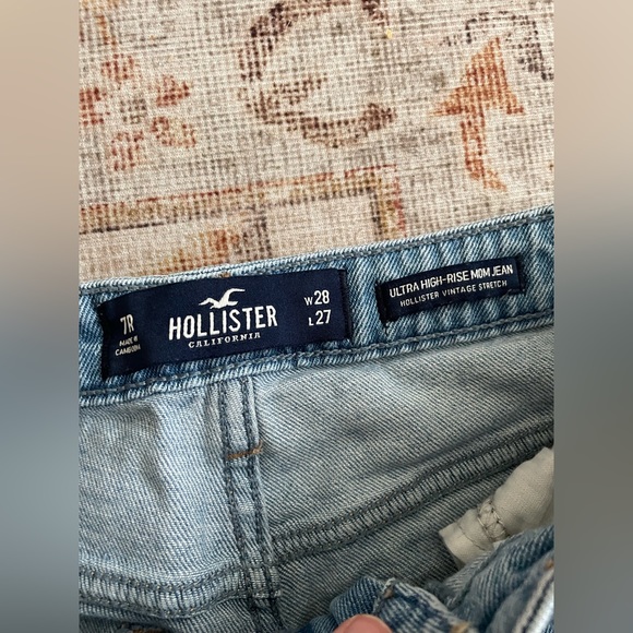 Hollister vintage stretch ultra high rise distressed mom jeans - Picture 4 of 6